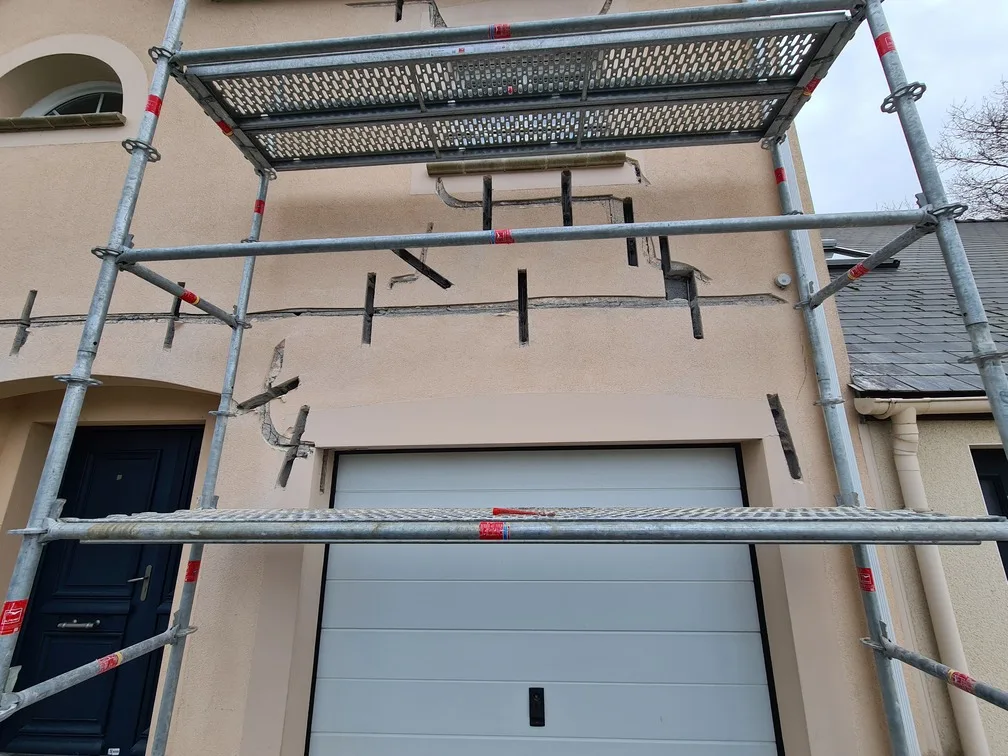 Réparation des fissures en façade à Nantes et en Loire-Atlantique