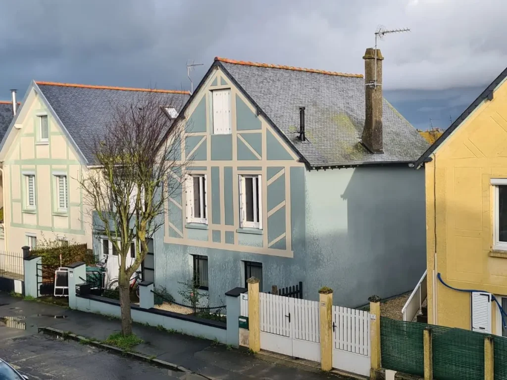 Quand faut-il ravaler la façade de sa maison ? Guide pratique