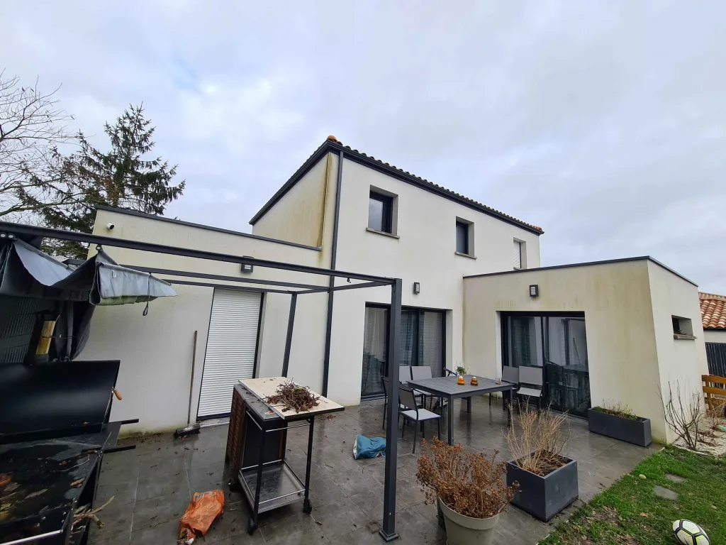 Origine des salissures sur les façades récentes