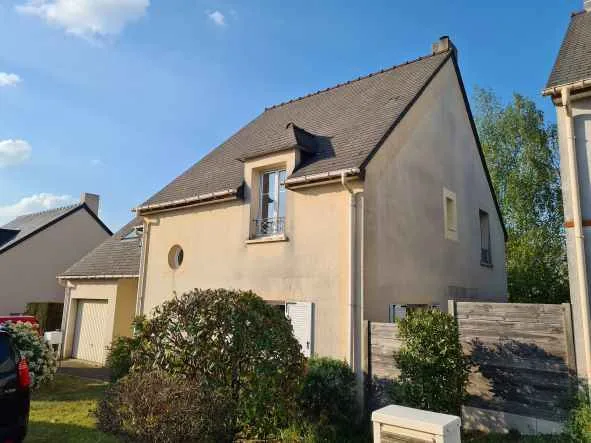 La mise en peinture d’une toiture à Nantes : une solution durable pour protéger et embellir les ardoises