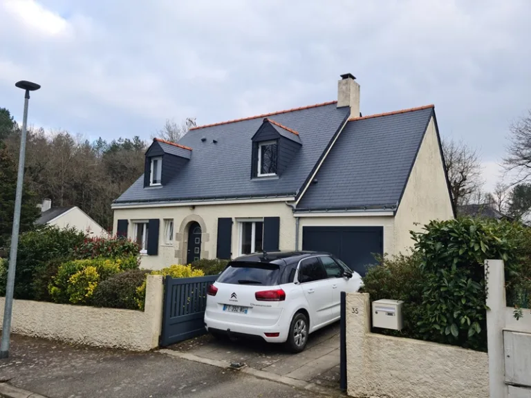 Traitement à la peinture technique sur toiture à Nantes